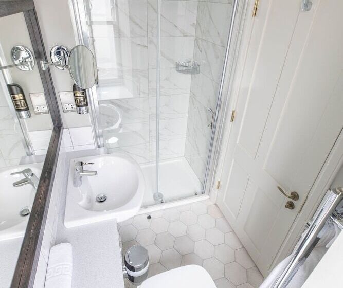 Номер Deluxe, Blackfriars