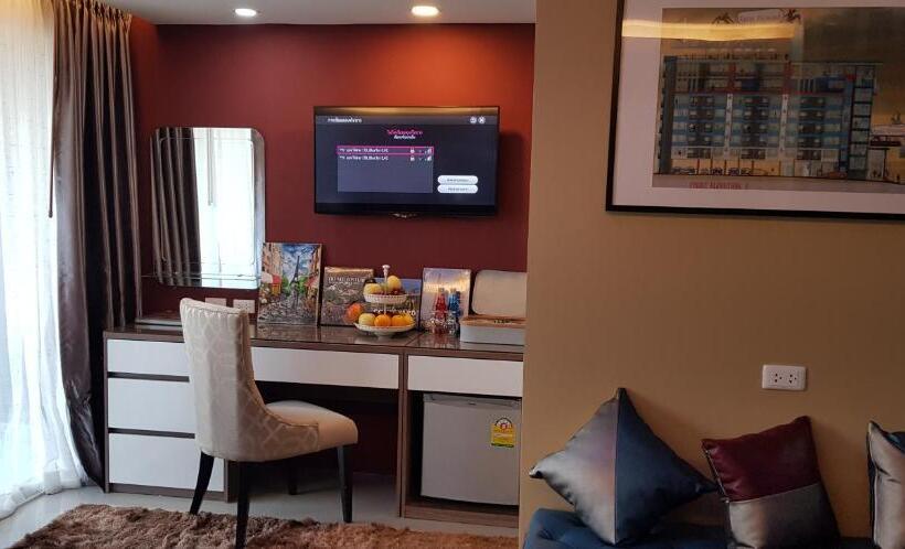 キングサイズベッドのデラックスルーム, Bluetel Re Sidence Bangkok Impact 1 Time Drop Off Service To Impact