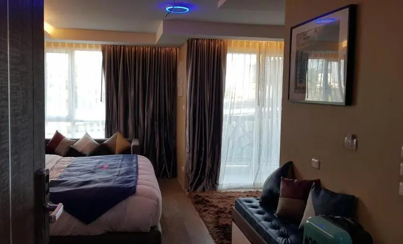 キングサイズベッドのデラックスルーム, Bluetel Re Sidence Bangkok Impact   1 Time Drop Off Service To Impact