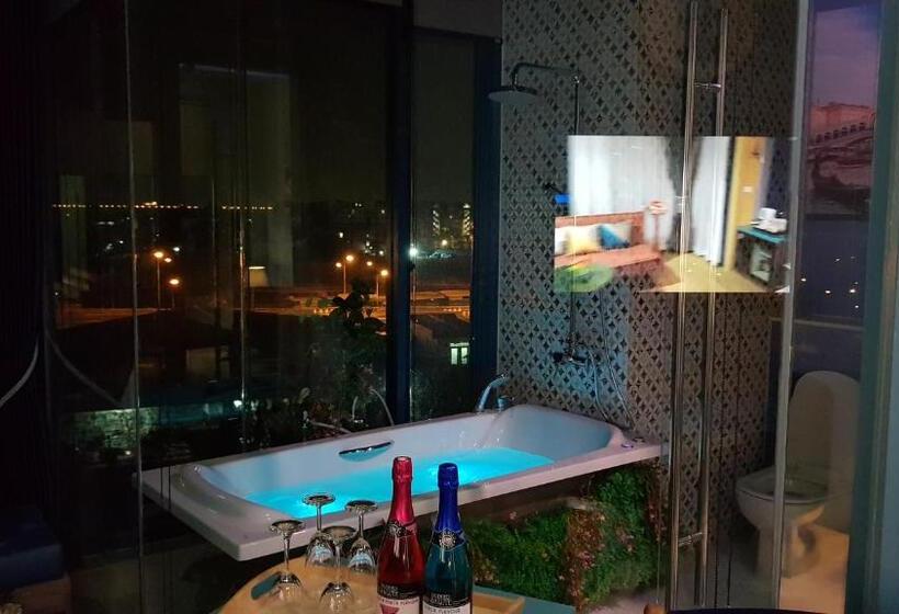 ペントハウス2ベッドルームアパート, Bluetel Re Sidence Bangkok Impact 1 Time Drop Off Service To Impact