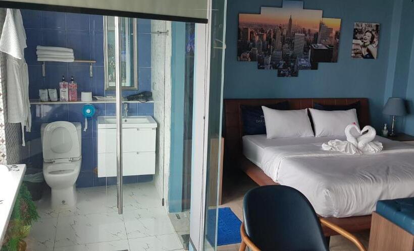 带两个卧室的顶楼公寓, Bluetel Re Sidence Bangkok Impact   1 Time Drop Off Service To Impact