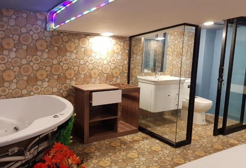 ペントハウス2ベッドルームアパート, Bluetel Re Sidence Bangkok Impact 1 Time Drop Off Service To Impact