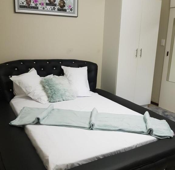 اتاق لوکس, Alimop Guesthouse