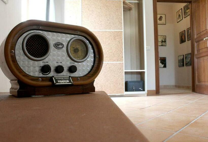 جناح مزوَّد بشرفة, Il Granaio Del Pavone