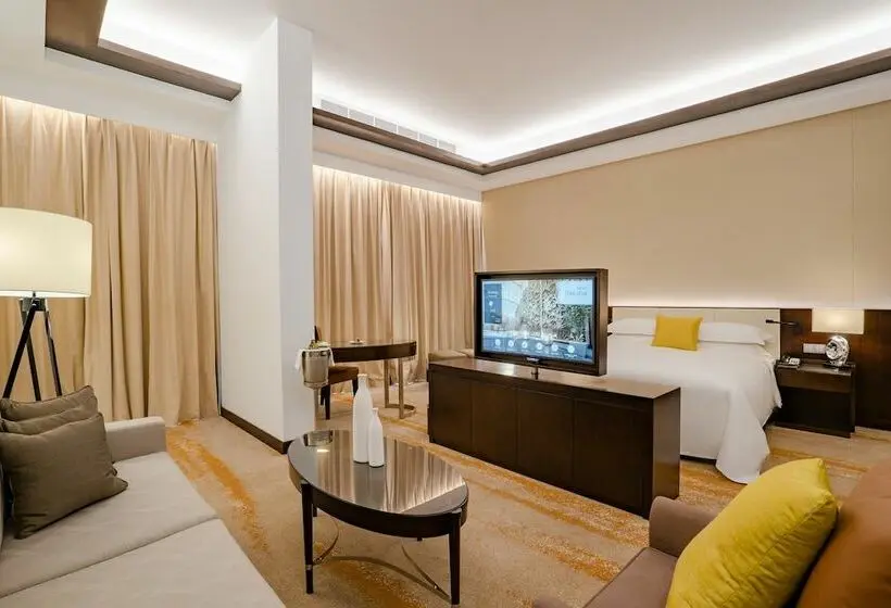 اتاق کلاس بیزنس, Johari Rotana