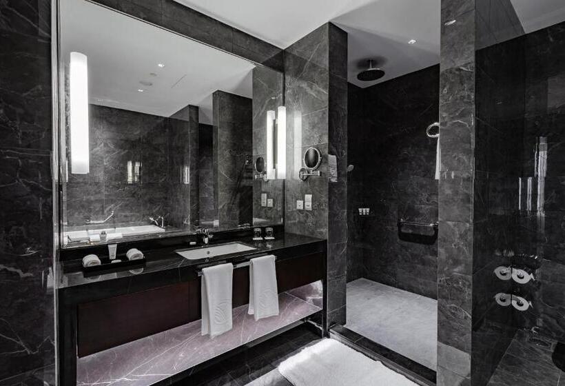 جناح, Johari Rotana