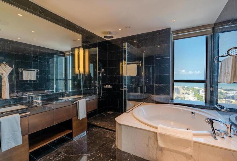 Suite Real, Johari Rotana