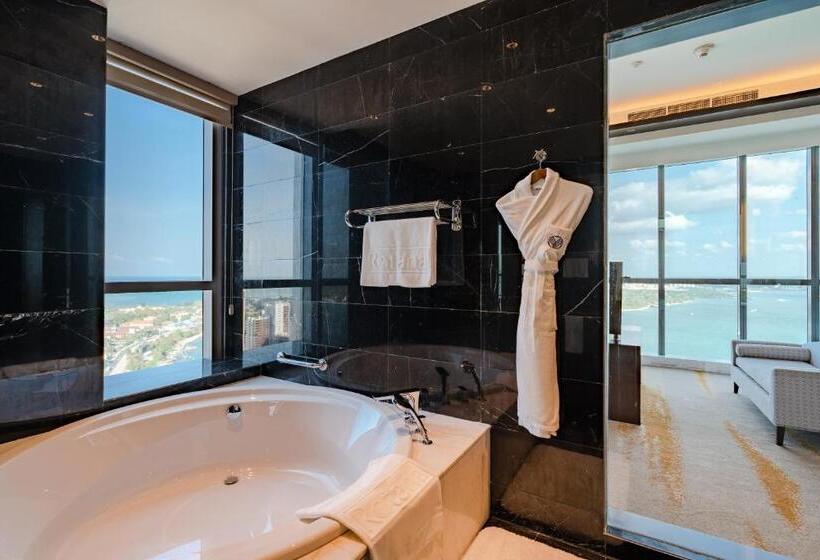 جناح ملكى, Johari Rotana