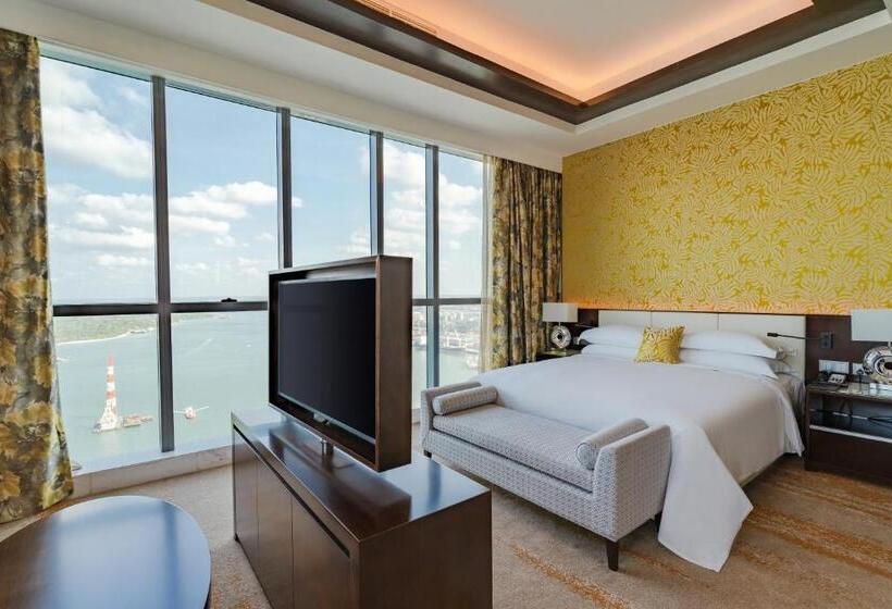 جناح ملكى, Johari Rotana