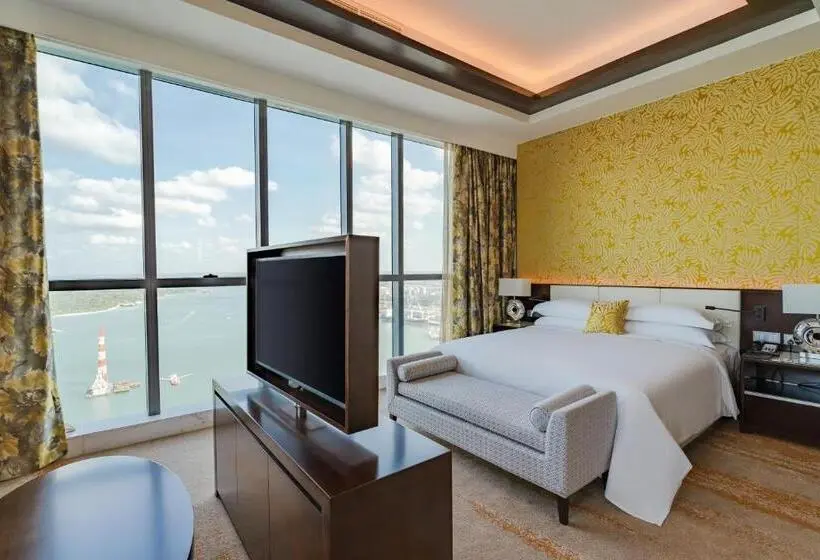 سوئیت رویال, Johari Rotana