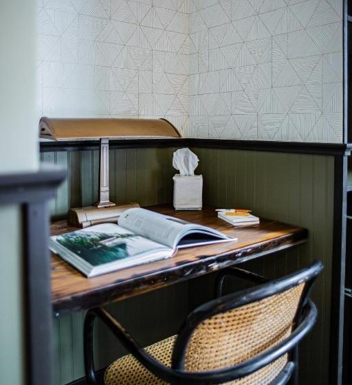 غرفة ديلوكس سرير كينج, Kex