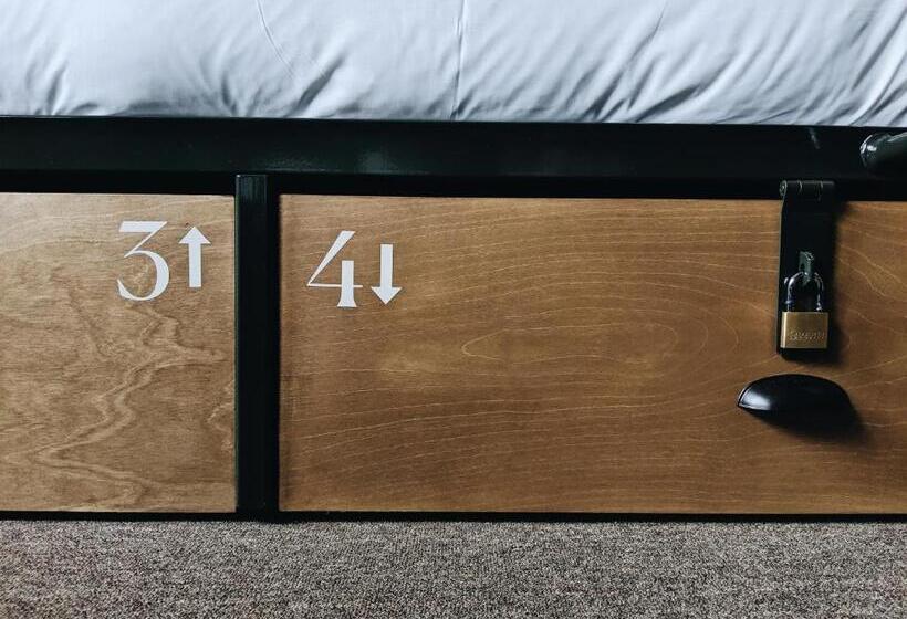 غرفة ديلوكس عائلية, Kex