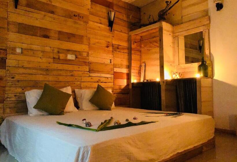 غرفة قياسية مطلّة علي الحديقة, White Tern Maldives