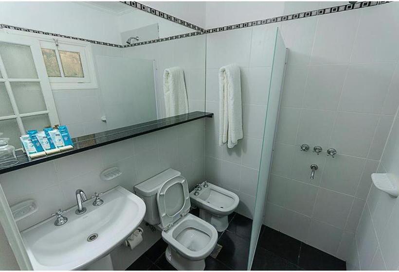 غرفة عائلية, Radio