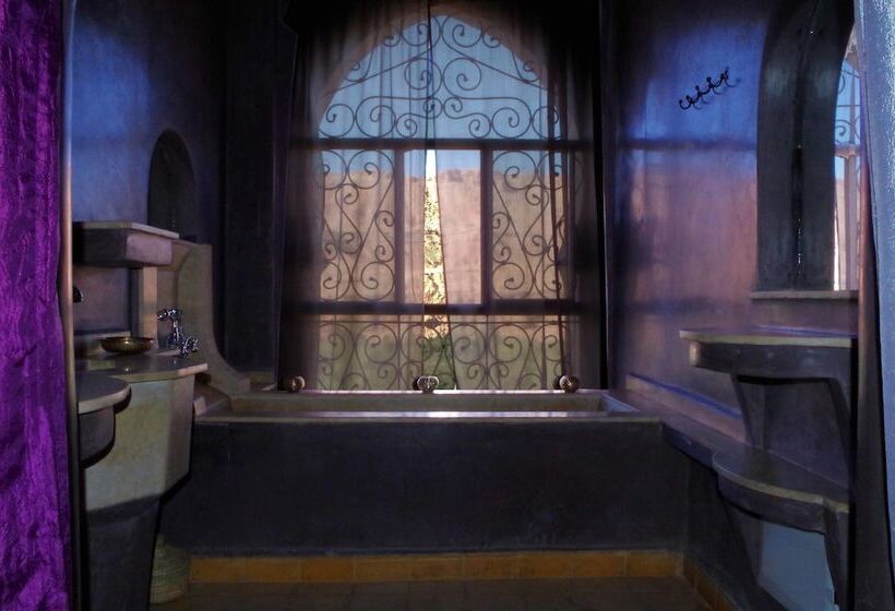 سوئیت دلوکس 2 خوابه, Kasbah Titrit