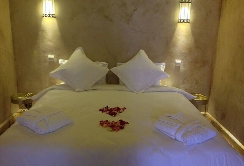 سوئیت دلوکس 2 خوابه, Kasbah Titrit