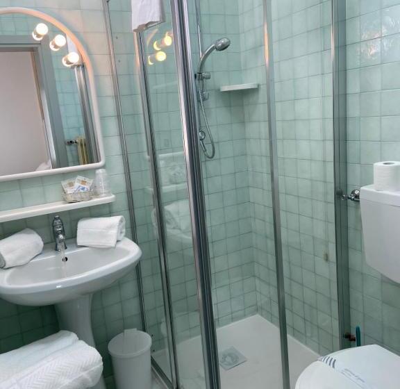 חדר משפחתי, Bahia