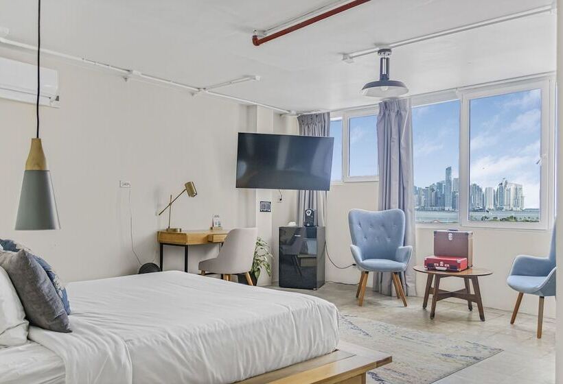 סוויטה, Selina Casco Viejo Panama City