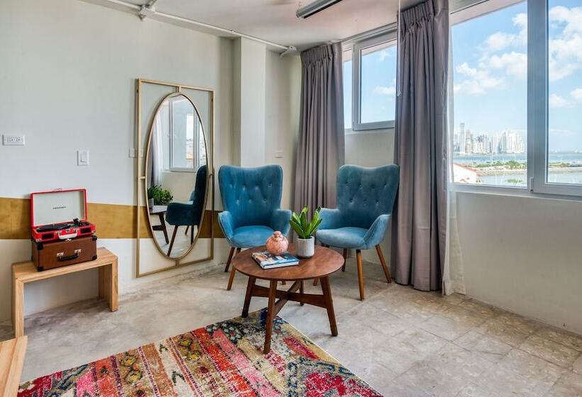 סוויטה, Selina Casco Viejo Panama City