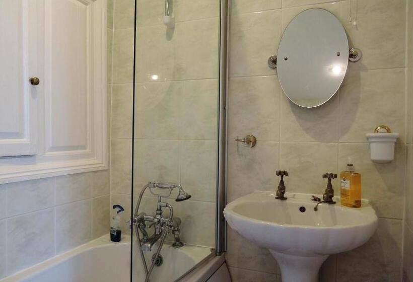 غرفة ديلوكس, The Georgian House