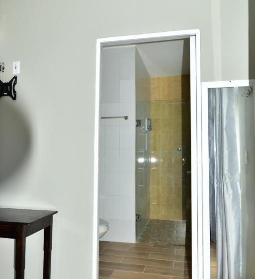 标准三人间, Real De Lua