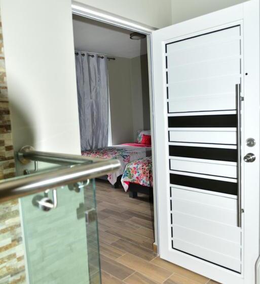 标准间, Real De Lua