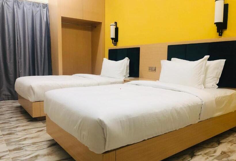 آپارتمان 3 خوابه, Season Inn