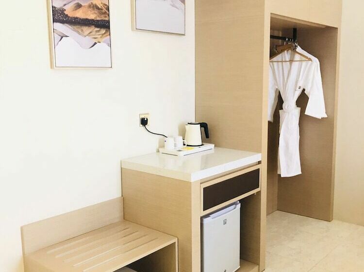 اتاق لوکس, Season Inn