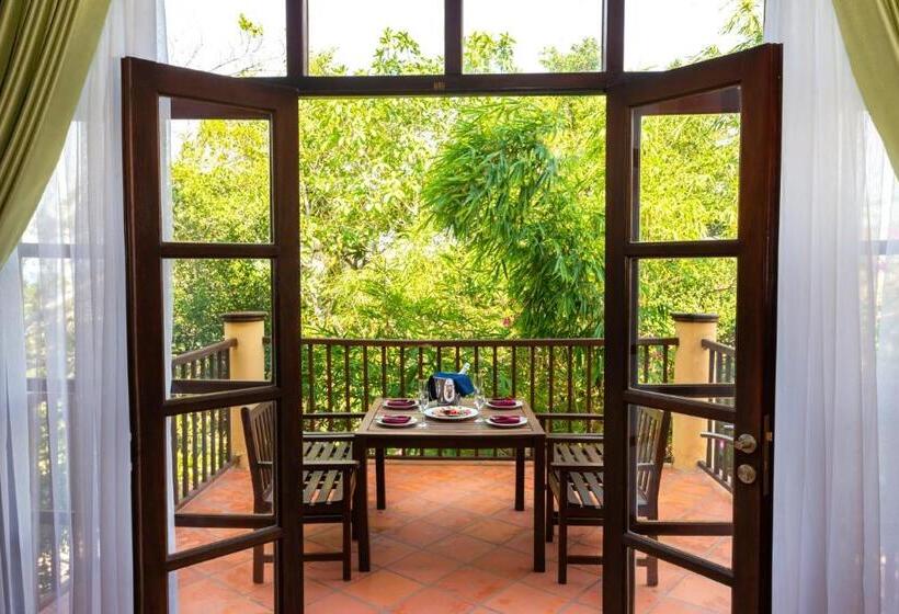 اتاق استاندارد چهارنفره با بالکن, White Sand Resort Mui Ne