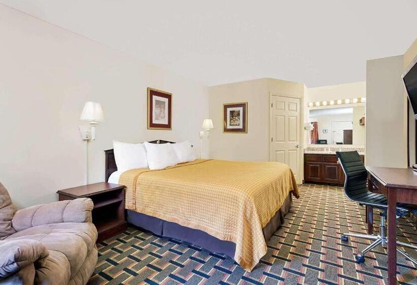 キングサイズベッドのデラックスルーム, Days Inn By Wyndham Spartanburg