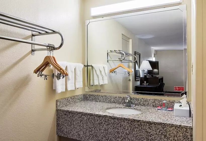 ２ダブルベッドのスタンダードルーム, Econo Lodge Research Triangle Park