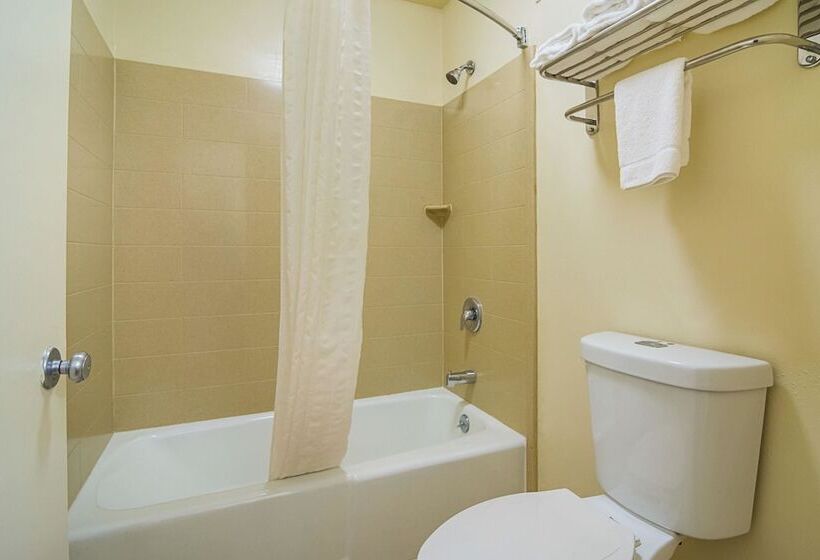 חדר סטנדרט שתי מיטות זוגיות, Econo Lodge Research Triangle Park