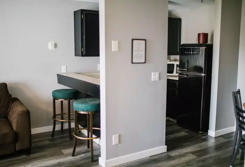 سوییت, Friday Harbor Suites