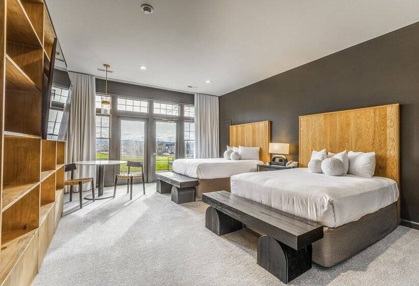 Номер Deluxe, Cottages & Suites Geneva National