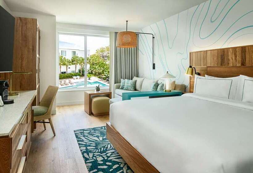 带大床的标准间, Inn Of Naples, Tapestry Collection By Hilton