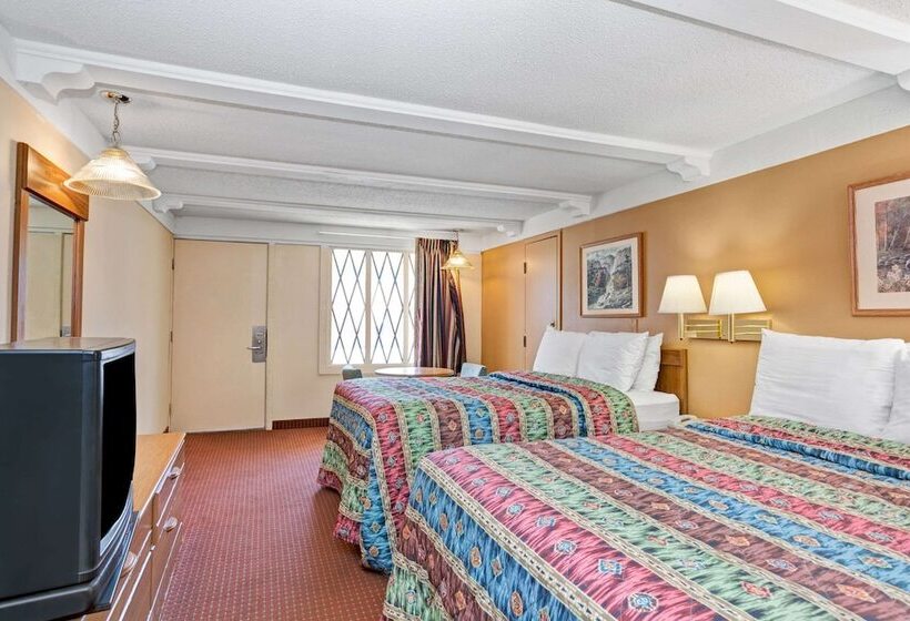 스탠다드 룸 더블 침대 2개, Knights Inn Charleston West Virginia