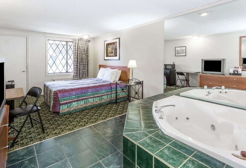 Люкс с гидромассажем, Knights Inn Racine