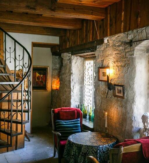 Junior Suite Deluxe, Vinoteegi Residents