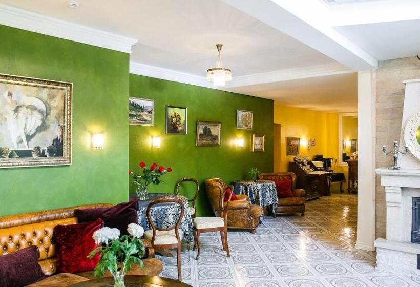 Junior Suite Deluxe, Vinoteegi Residents