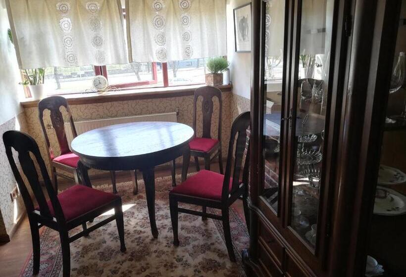 Apartament 1 Dormitori amb Balcó, Vinoteegi Residents