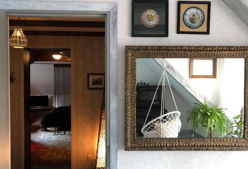 Junior Suite, Vinoteegi Residents