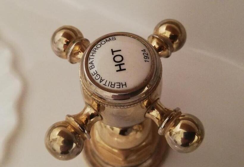 Junior Suite, Vinoteegi Residents