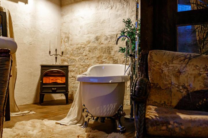 Bungalow Deluxe, Vinoteegi Residents