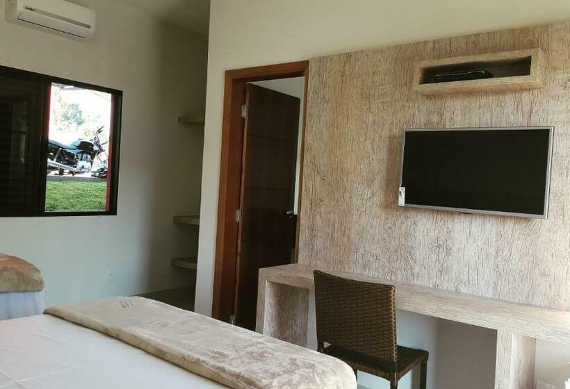 غرفة قياسية ثلاثية, Escarpas Resort