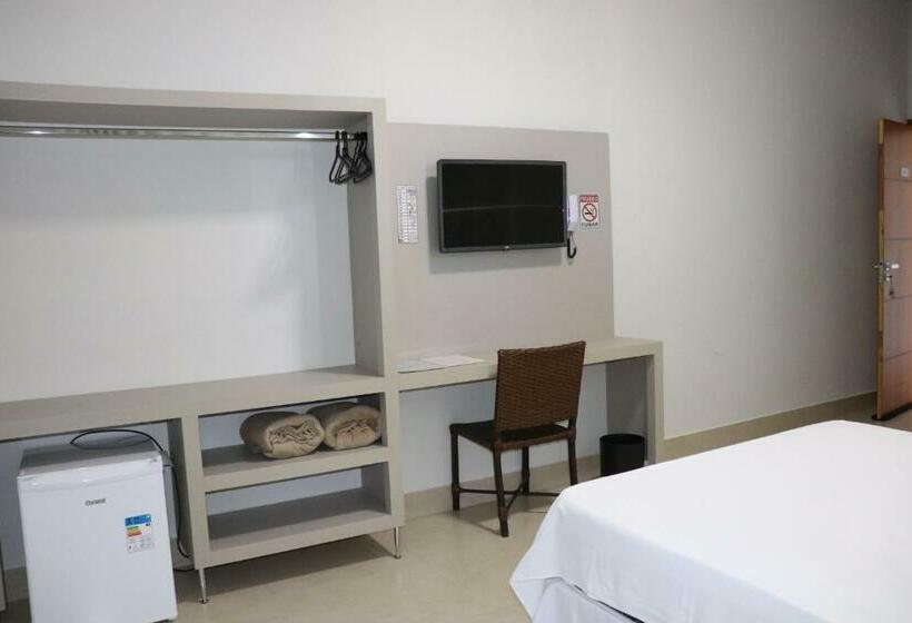 غرفة قياسية ثلاثية, Escarpas Resort