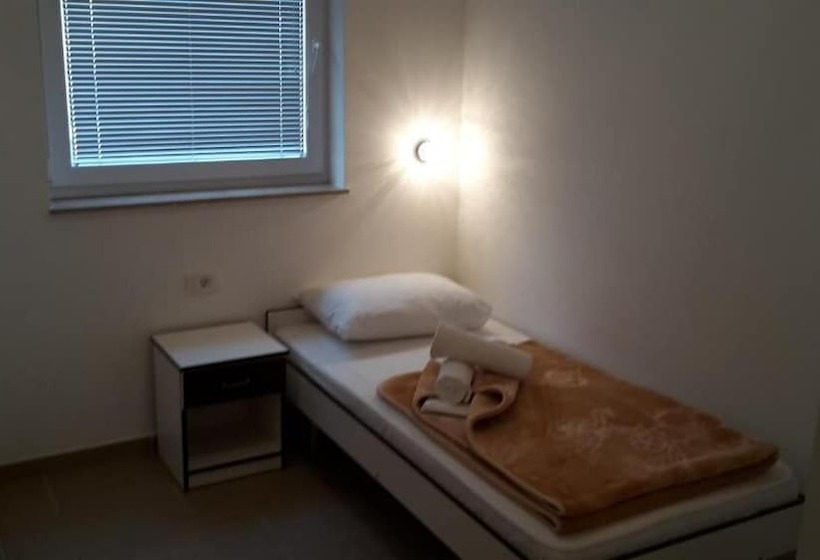 اتاق استاندارد سه نفره, Marinko Kozina    Medjugorje