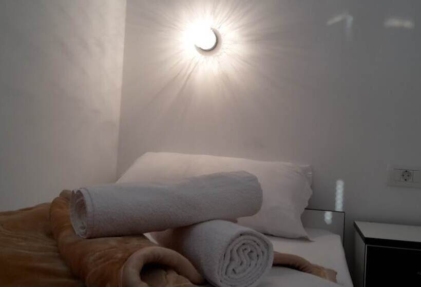 اتاق استاندارد یک نفره, Marinko Kozina    Medjugorje