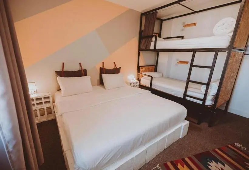 اتاق لوکس خانوادگی, Nomads Hotel Petra