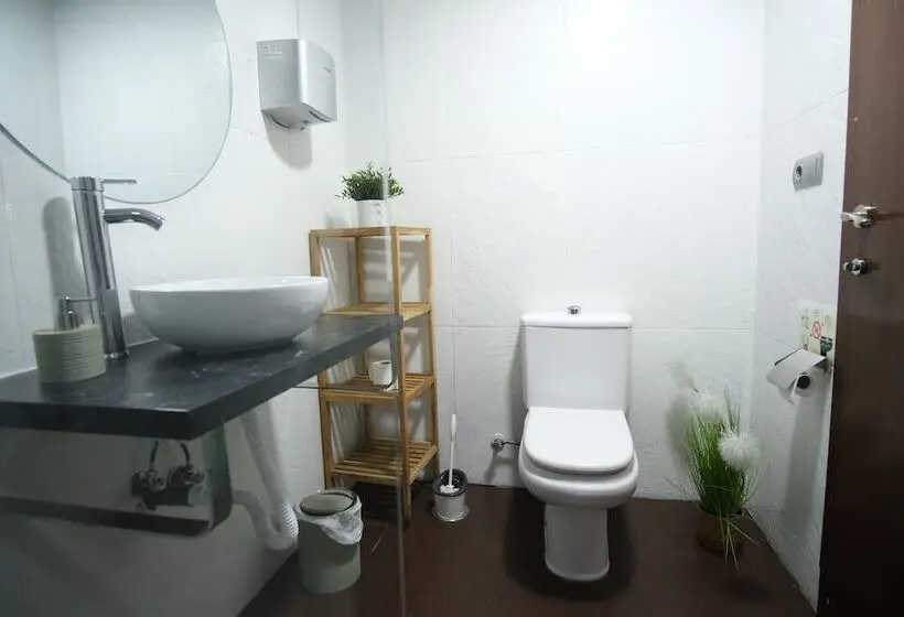 اتاق استاندارد با سرویس بهداشتی مشترک, Urban Rooms Alicante