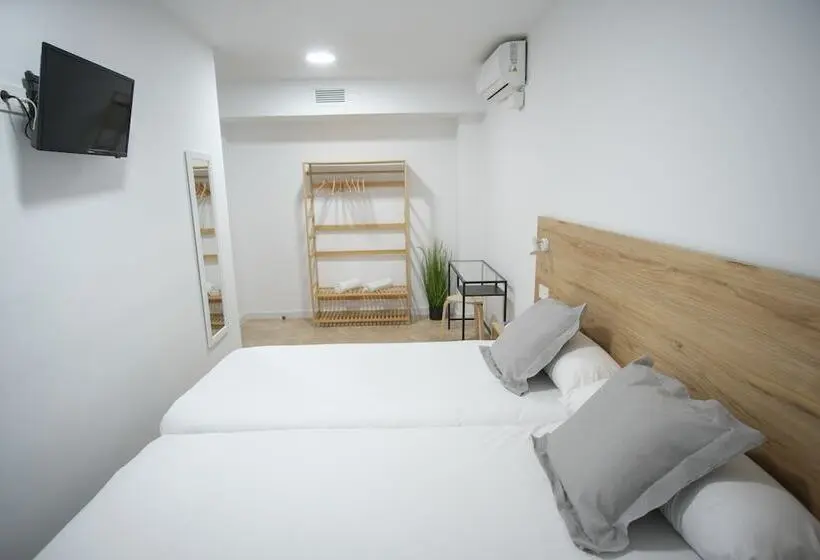 اتاق استاندارد با سرویس بهداشتی مشترک, Urban Rooms Alicante